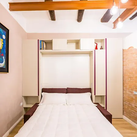 Toledo Warm Renovated Appartement Napels