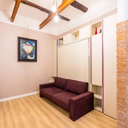 Appartement Toledo Warm Renovated Napels