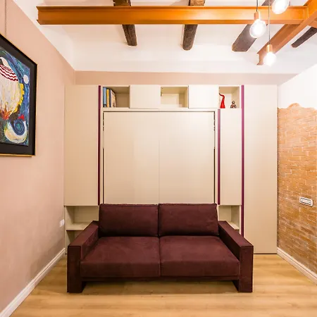 Toledo Warm Renovated Appartement Napels