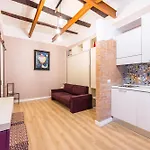 아파트 Toledo Warm Renovated