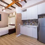 Toledo Warm Renovated 아파트 *