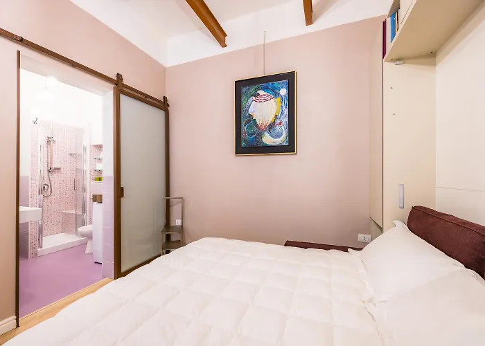 Toledo Warm Renovated Napoli