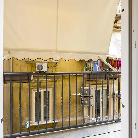 Toledo Warm Renovated نابولي